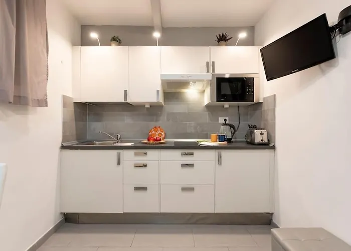 Keys Of Italy - Macci 41 - Sant' Ambrogio One Bedroom Flat شقة *
